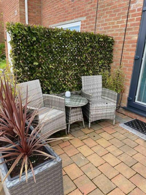 Luxury Mumbles View Studio Apartment Swansea Bagian luar foto